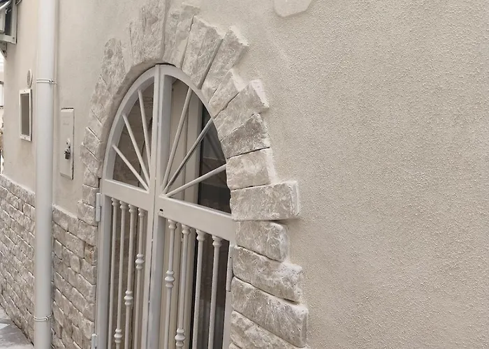 Dimora Della Cattedrale - Tra Silenzio Antico E Profumo Di Mare Daire *